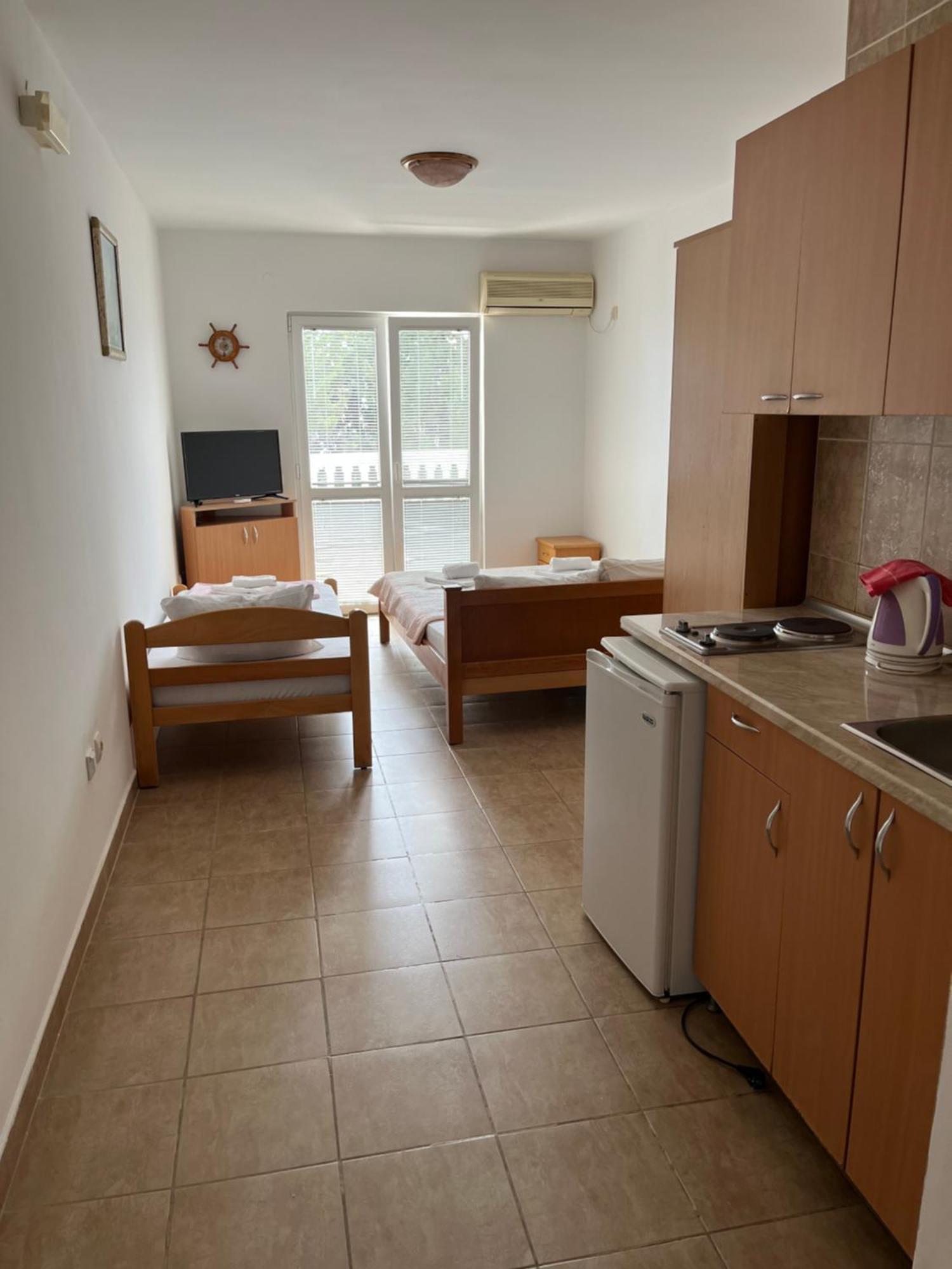 Guest House Perovic Sutomore Exterior foto